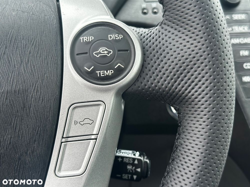 Toyota Prius 1.8 HSD Premium - 29