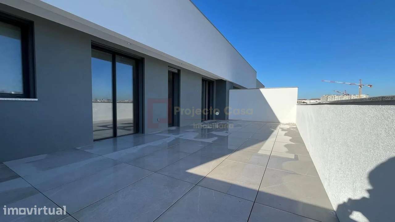T3 Novo com Terraço junto ao Metro - Grande imagem: 2/13