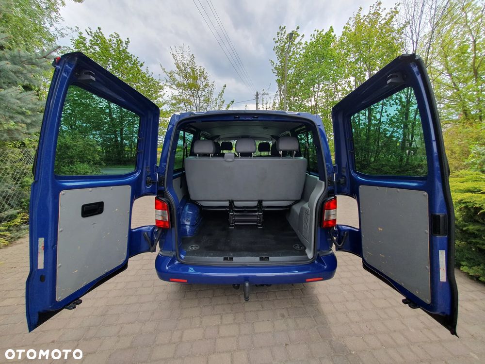 Volkswagen Caravelle - 8