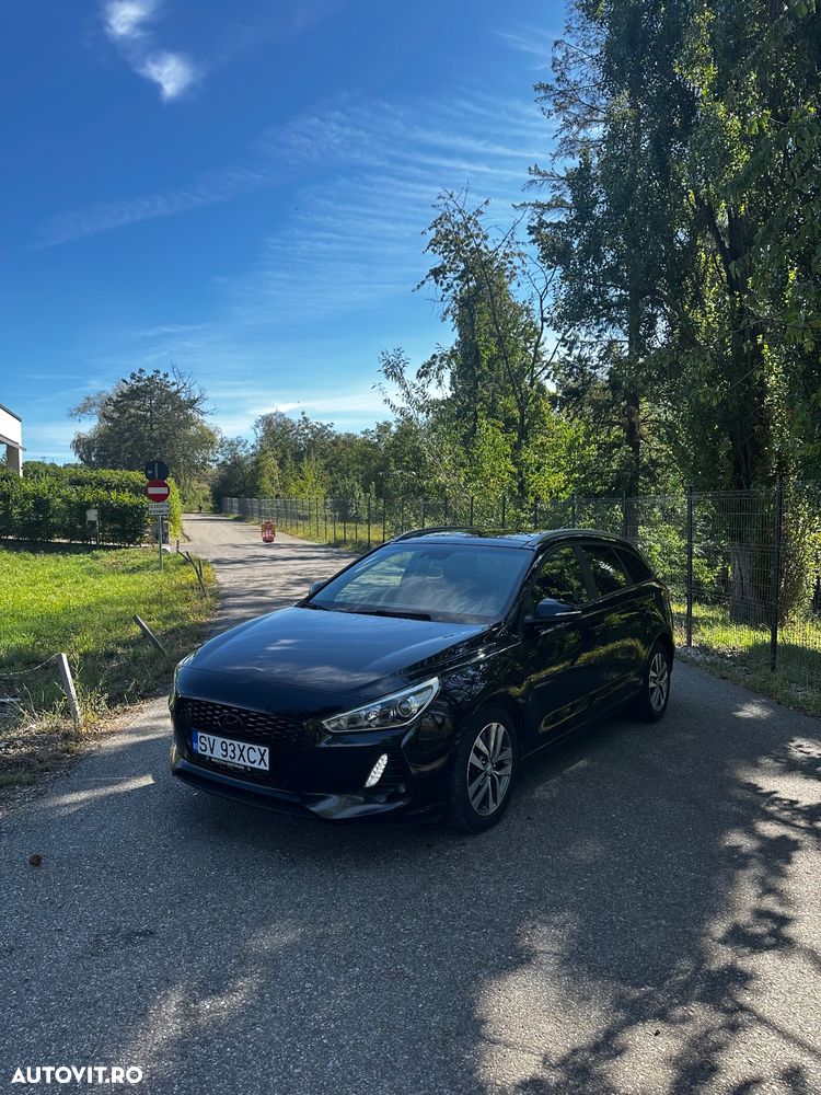Hyundai i30 Kombi 1.6 CRDI DCT Family+ - 17