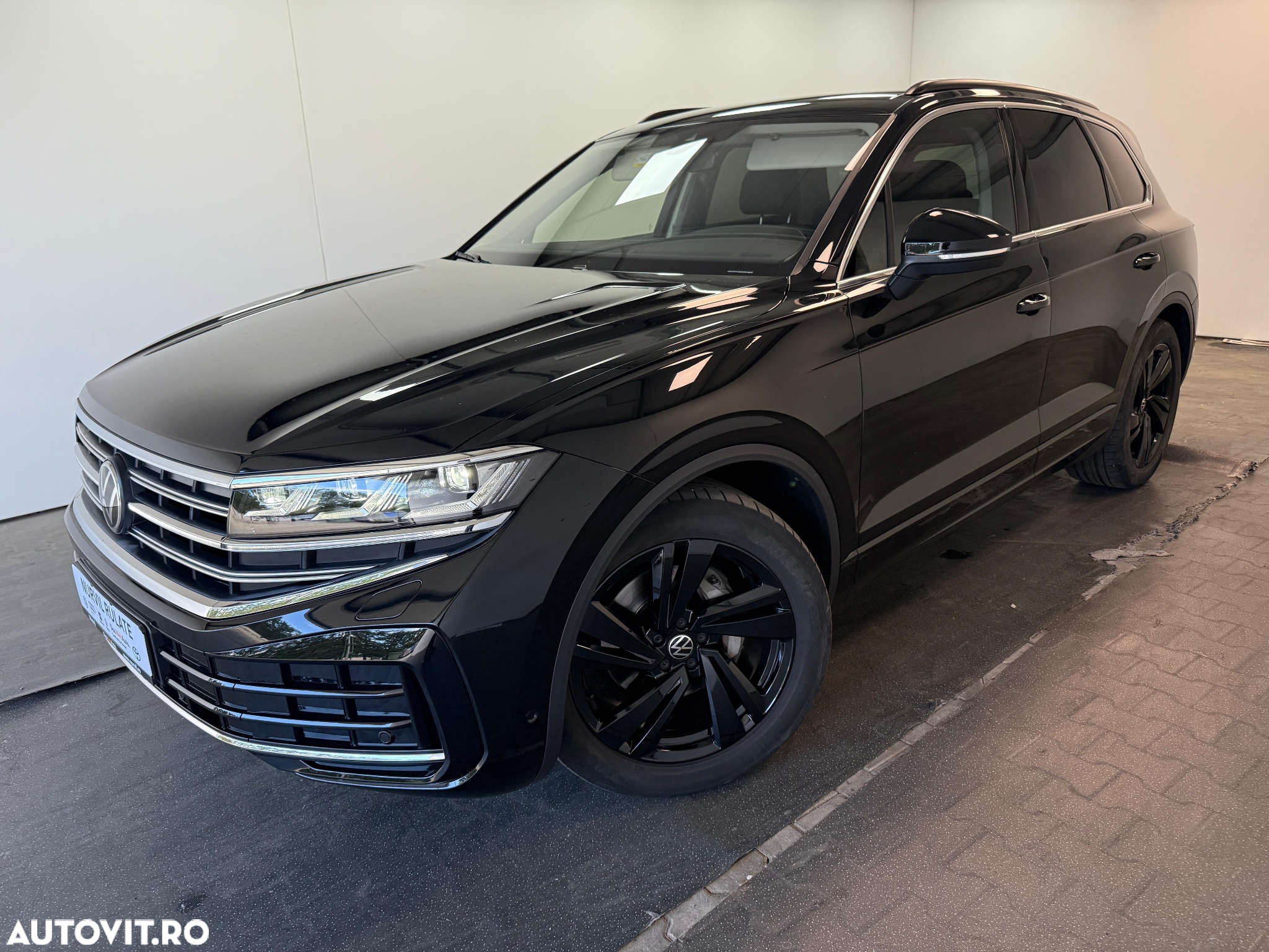 Volkswagen Touareg V6 TDI 4MOTION Elegance - 32