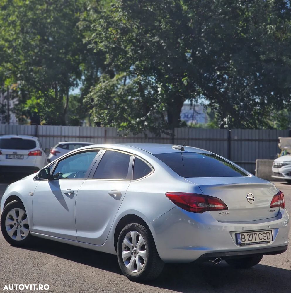 Opel Astra 1.4 Turbo ECOTEC Enjoy - 3