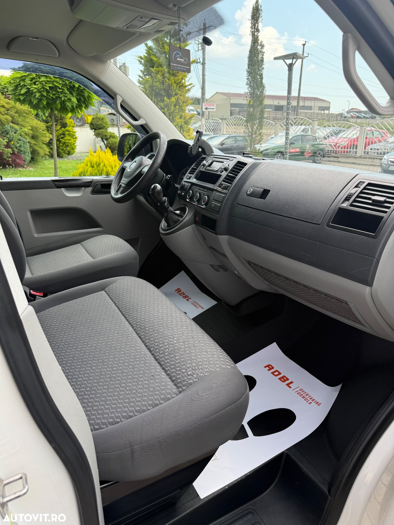 Volkswagen Transporter - 11