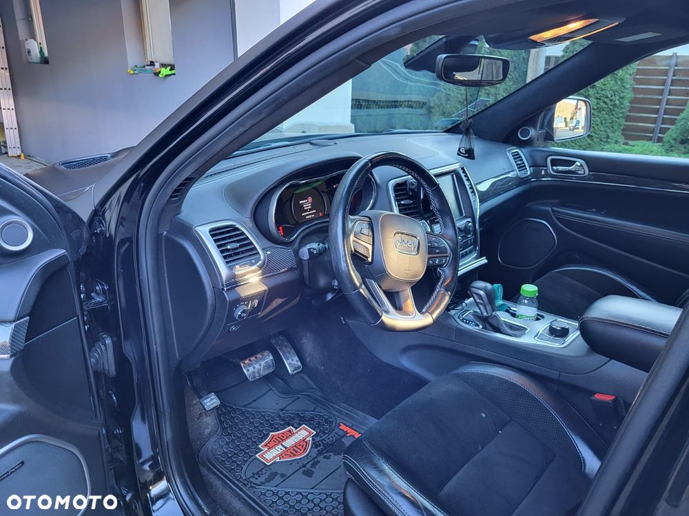 Jeep Grand Cherokee SRT - 4