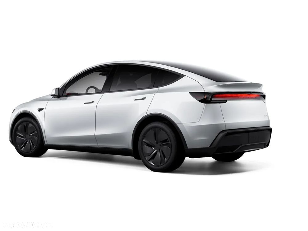Tesla Model Y - 3
