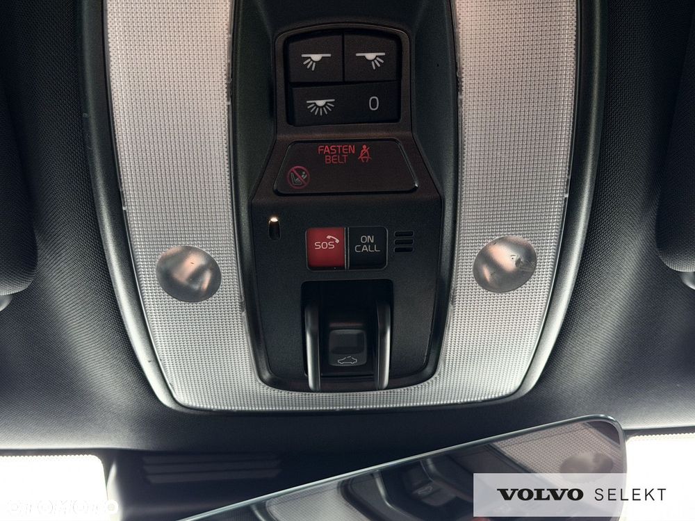 Volvo V60 Cross Country - 35