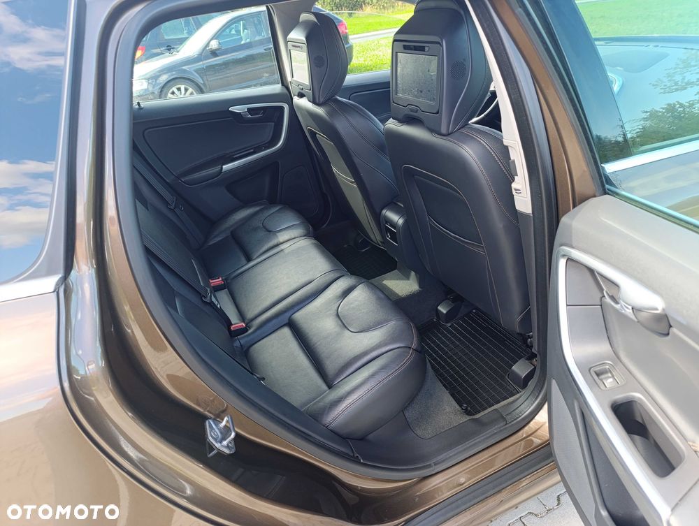 Volvo XC 60 - 8