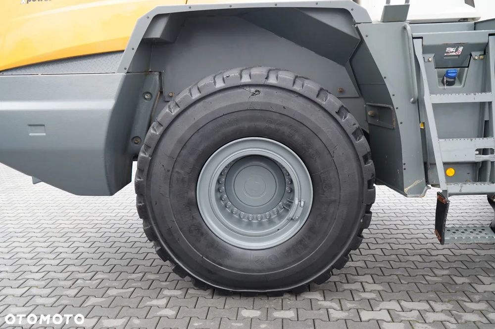 Liebherr L 576 XPower / ŁADOWARKA  CZOŁOWA  TELSKOPOWA /  POJEMNOŚĆ ŁYŻKI 4,7 M3 - 24