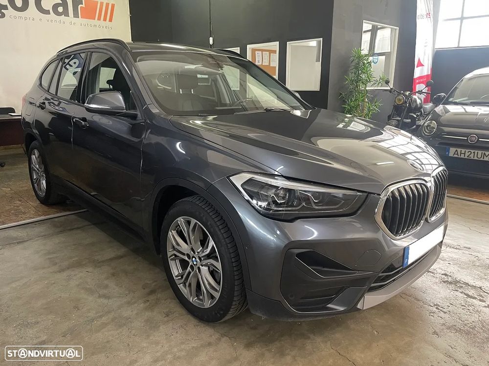 BMW X1 25 e xDrive Corporate Edition - 4