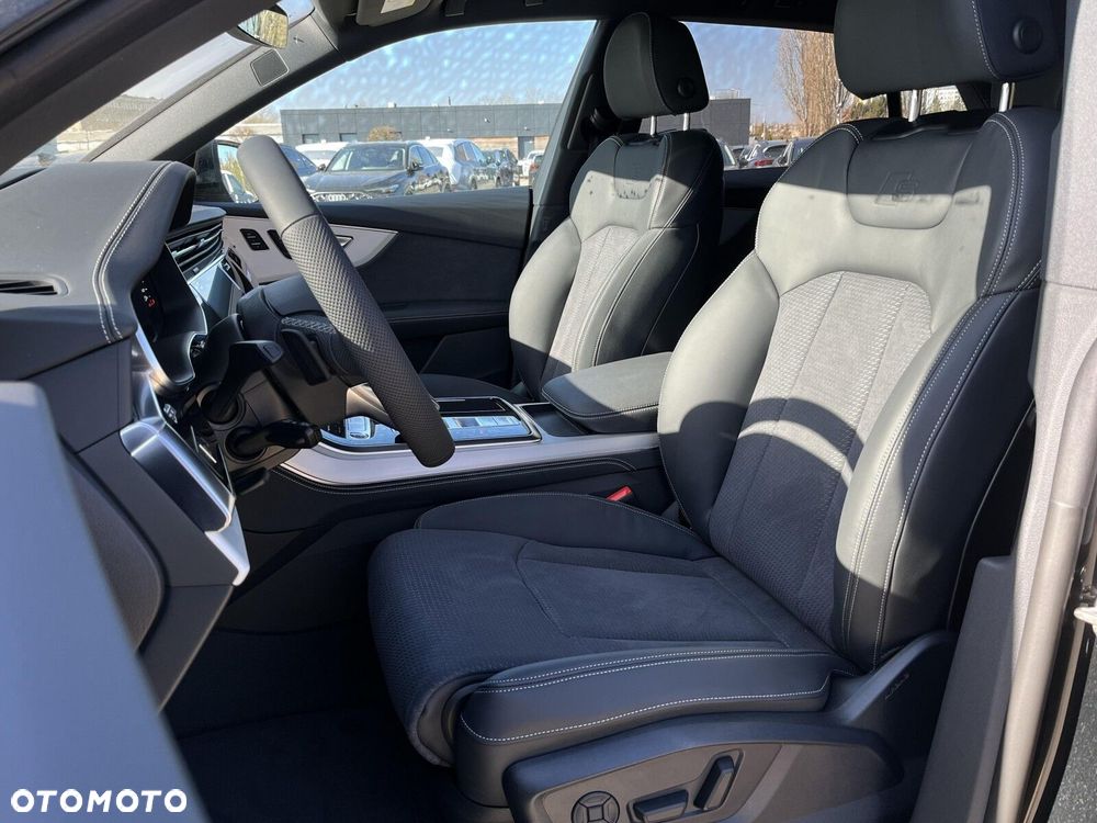 Audi Q8 - 14