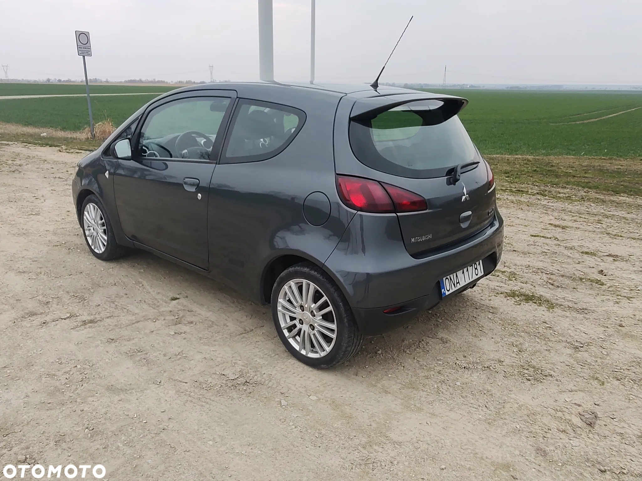Mitsubishi Colt - 3