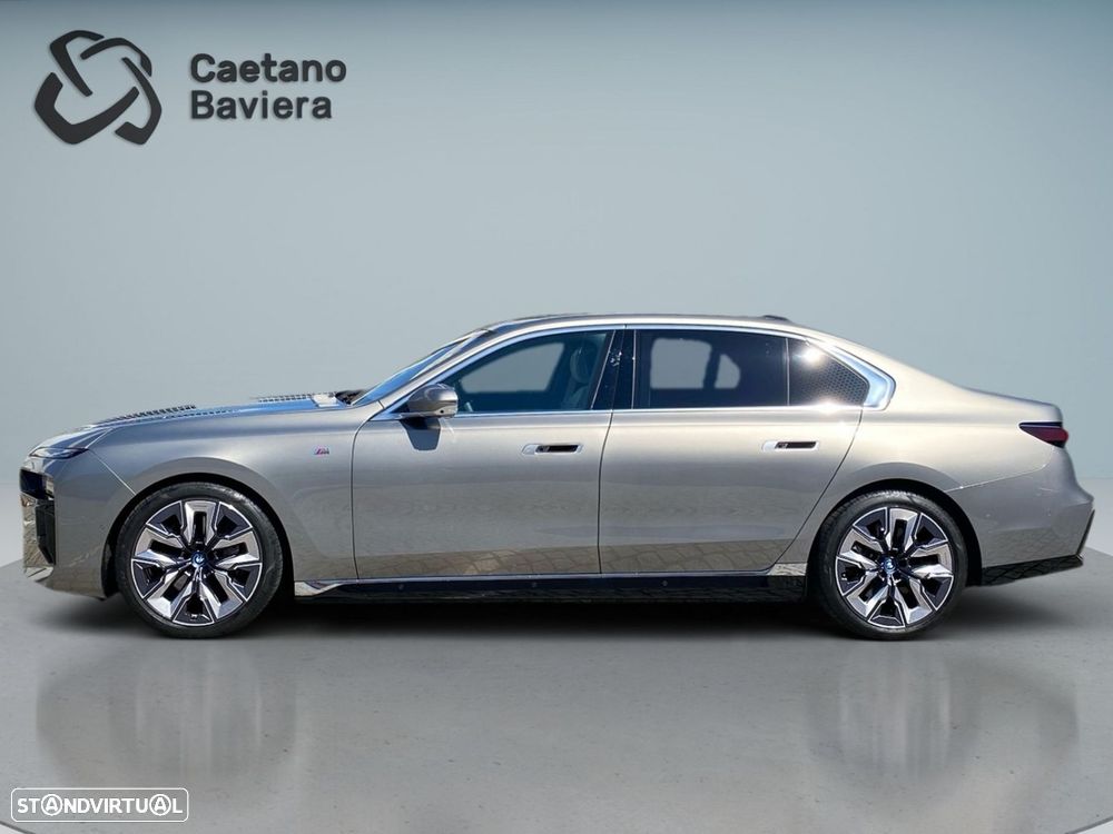 BMW i7 xDrive60 Pack Desportivo M — fotografia 30