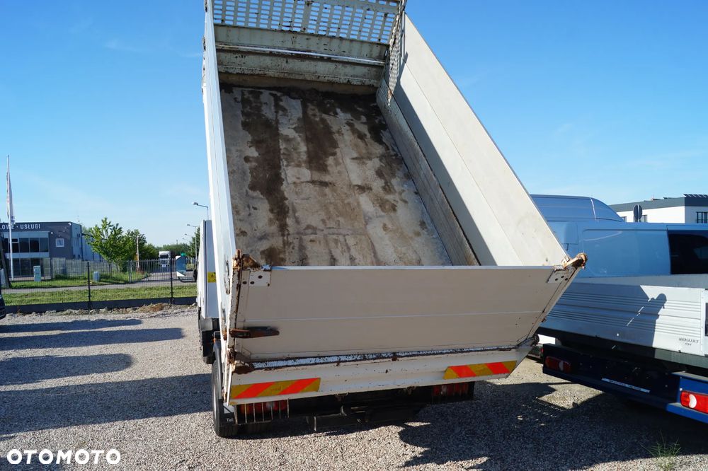 Mitsubishi CENTER FUSO - 3