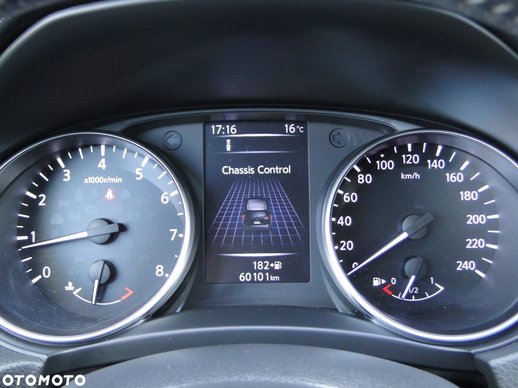 Nissan Qashqai 1.6 DIG-T N-Vision - 30