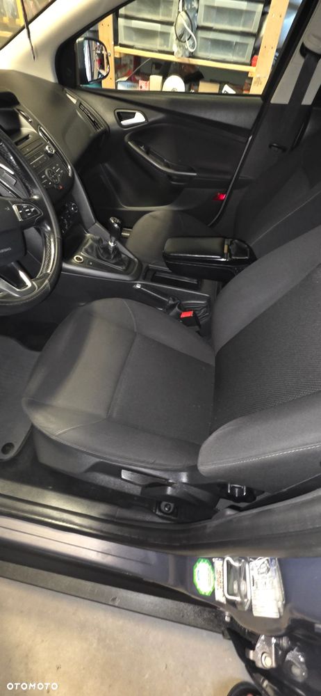 Ford Focus - 21