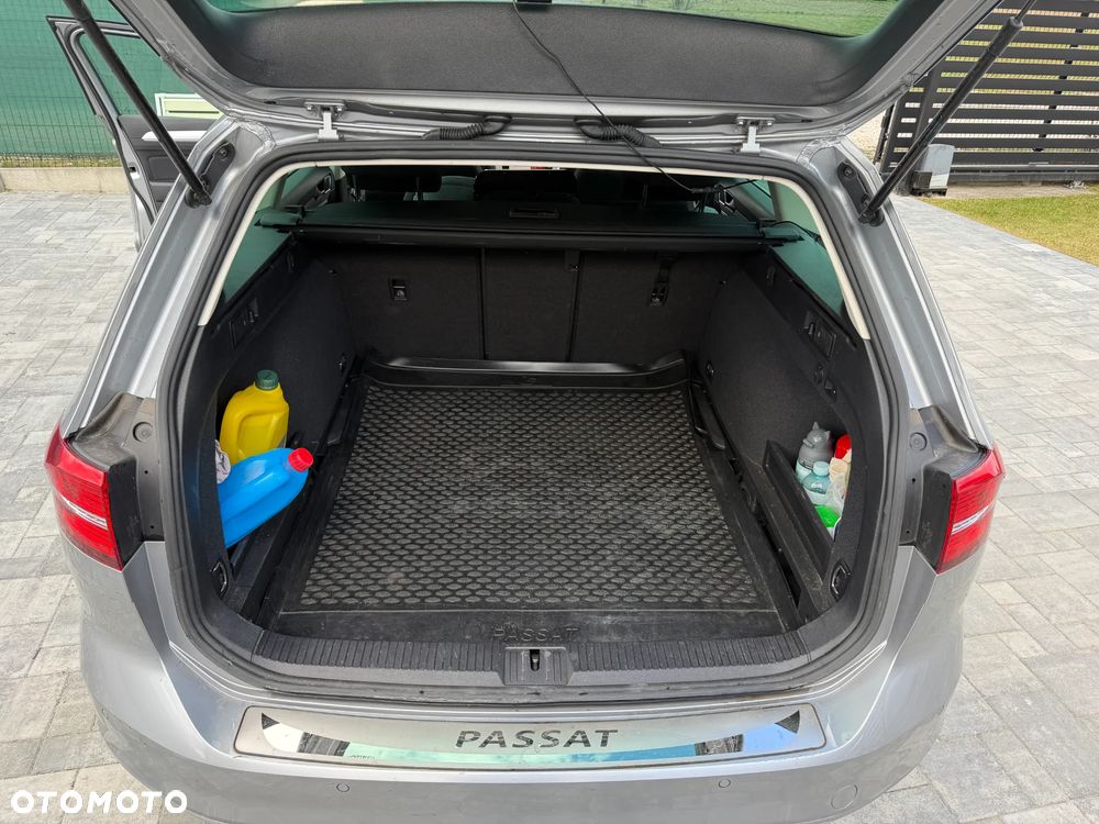 Volkswagen Passat 2.0 TDI SCR DSG Comfortline - 5