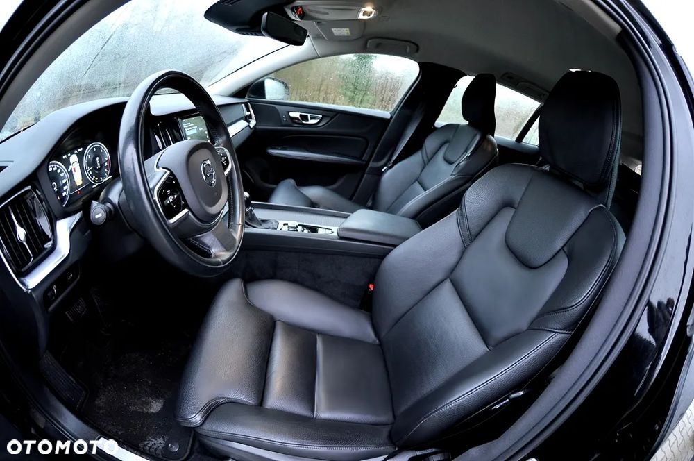 Volvo V60 D3 Momentum Pro - 17