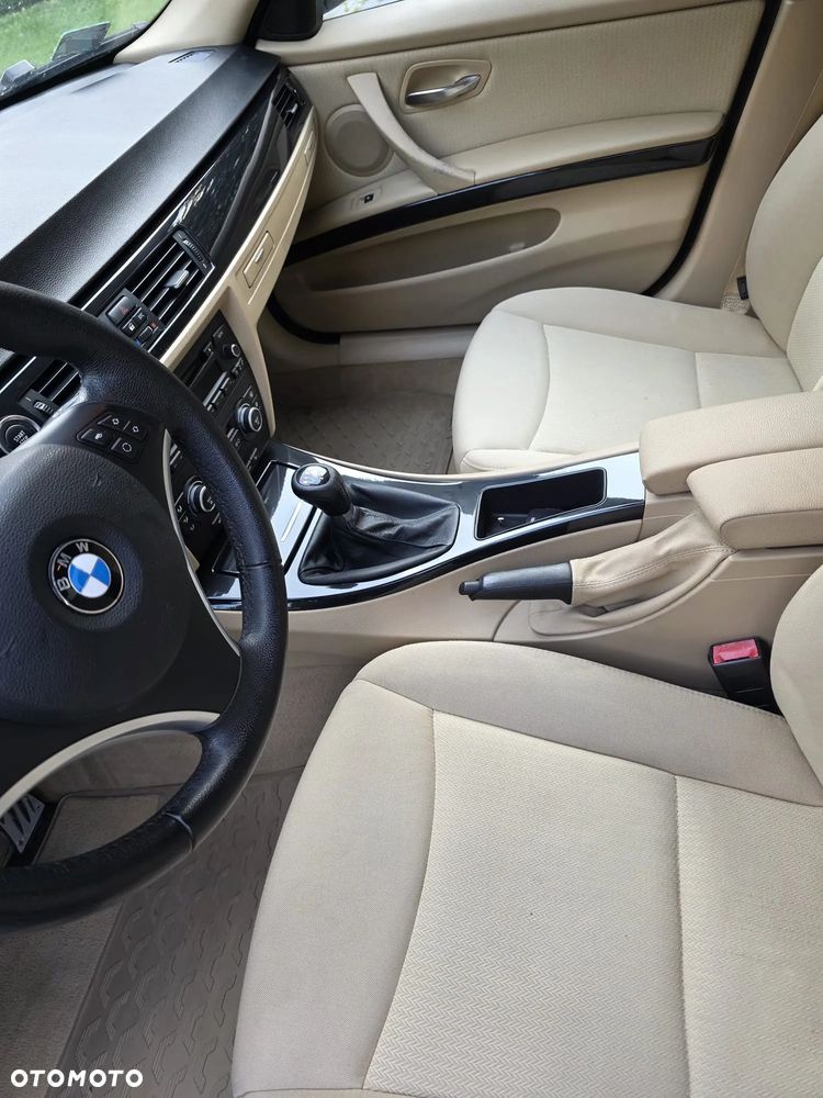 BMW Seria 3 320d - 8
