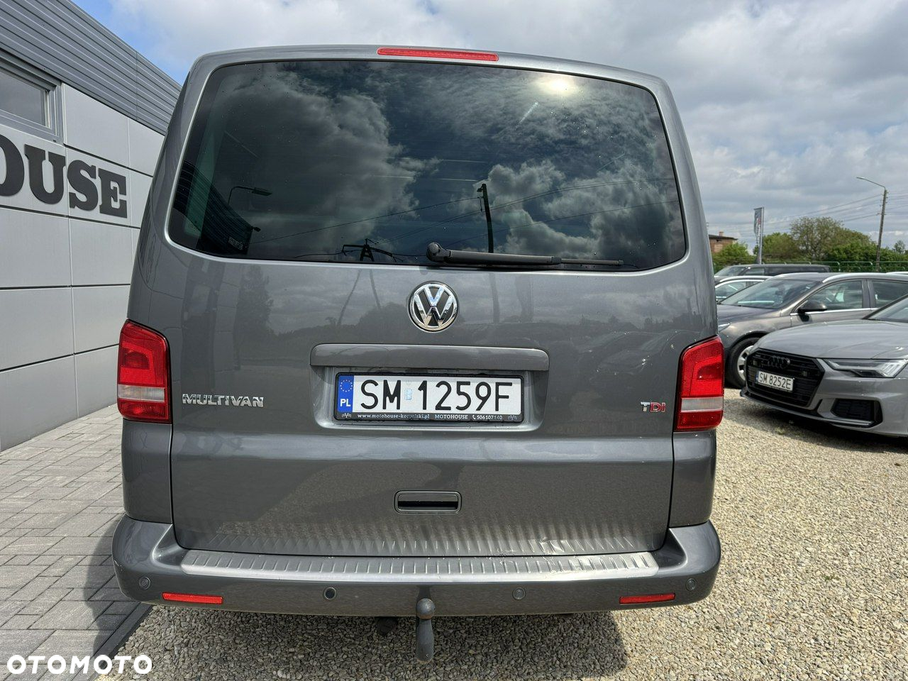 Volkswagen Multivan - 5
