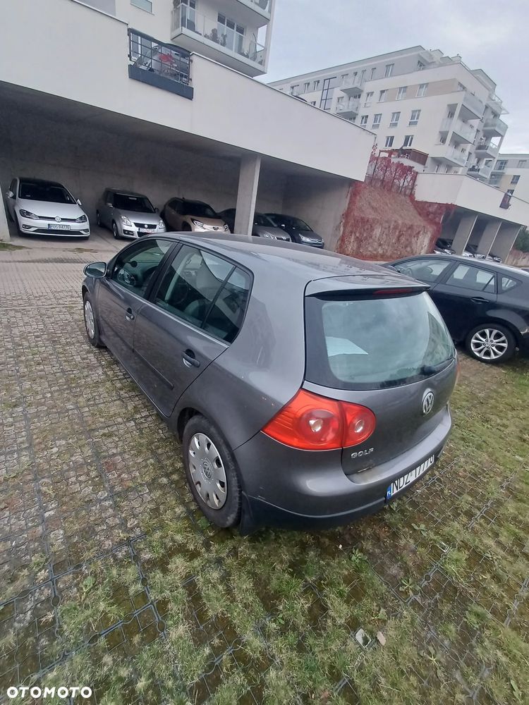 Volkswagen Golf 1.6 Comfortline - 5