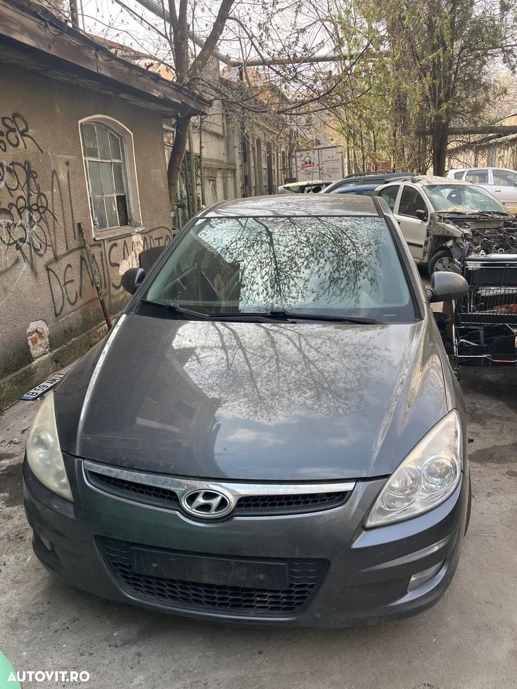 Dezmembrez Hyundai I30 gri inchis 2007 1,6 CRDI - 10