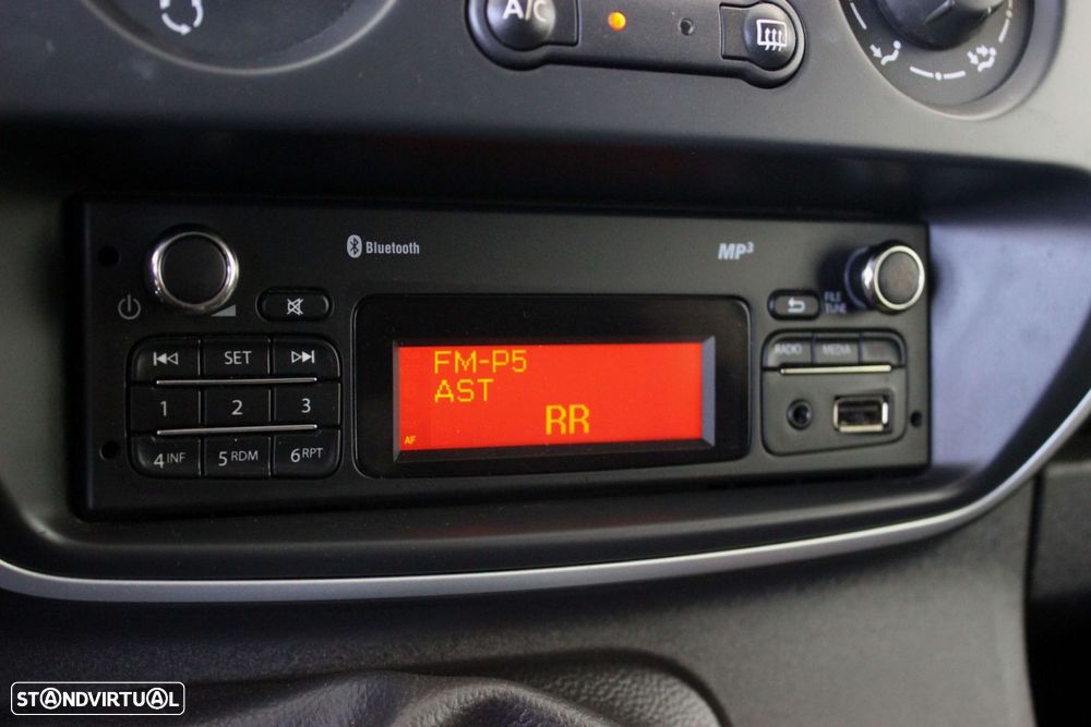 Renault Kangoo 1.5 DCI 75CV - 21