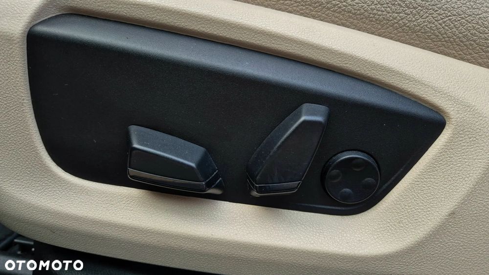 BMW Seria 5 520d Luxury Line - 24