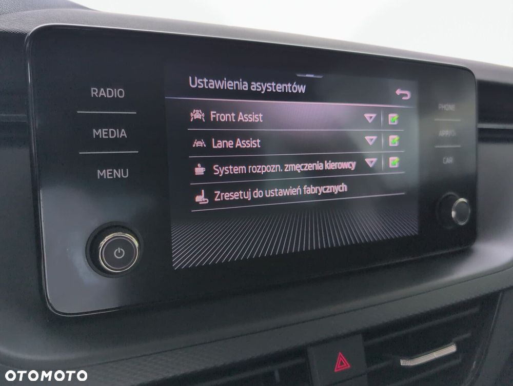 Skoda Scala 1.5 TSI Ambition DSG - 25