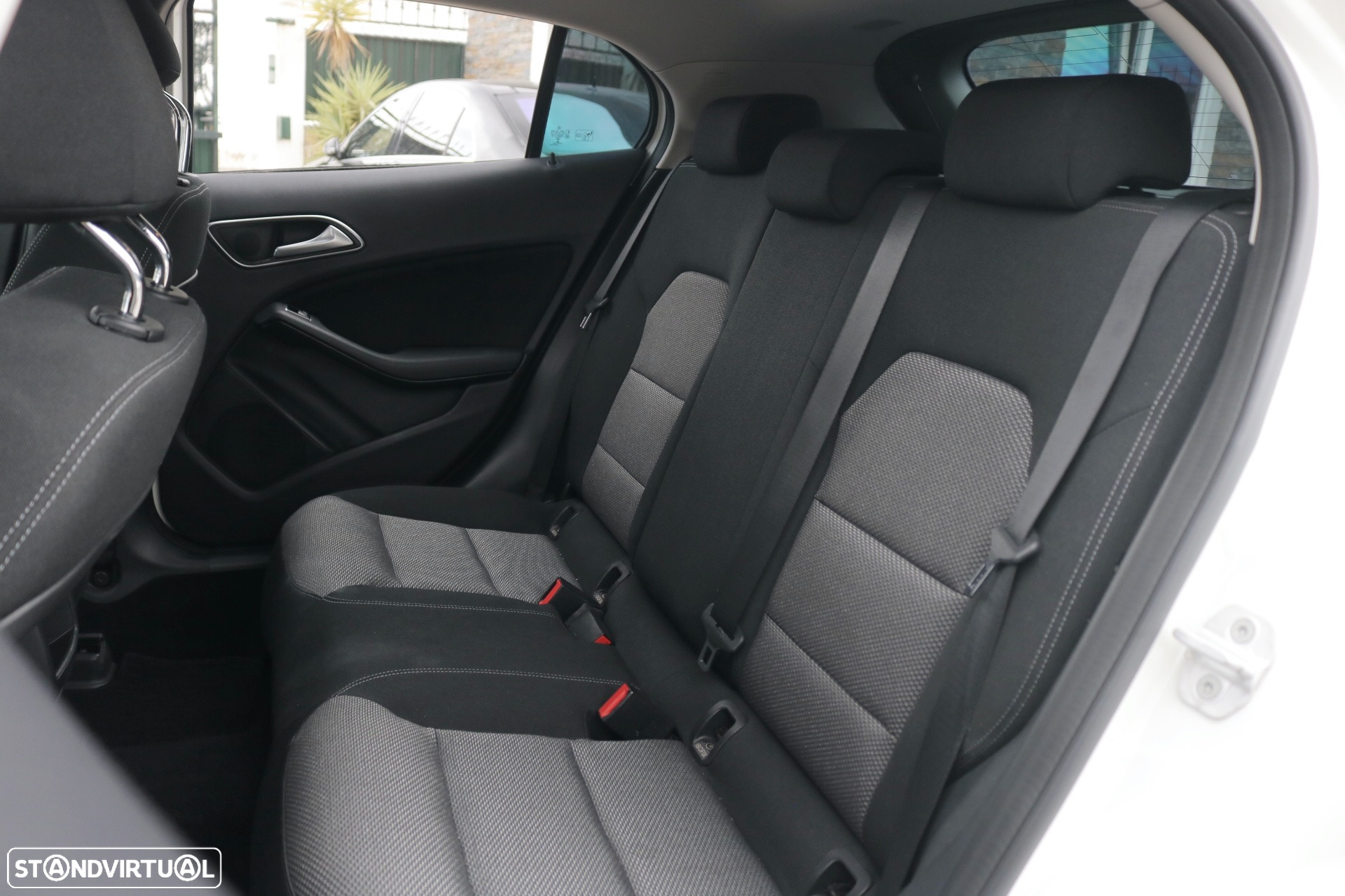 Mercedes-Benz GLA 180 (CDI) d Urban - 8