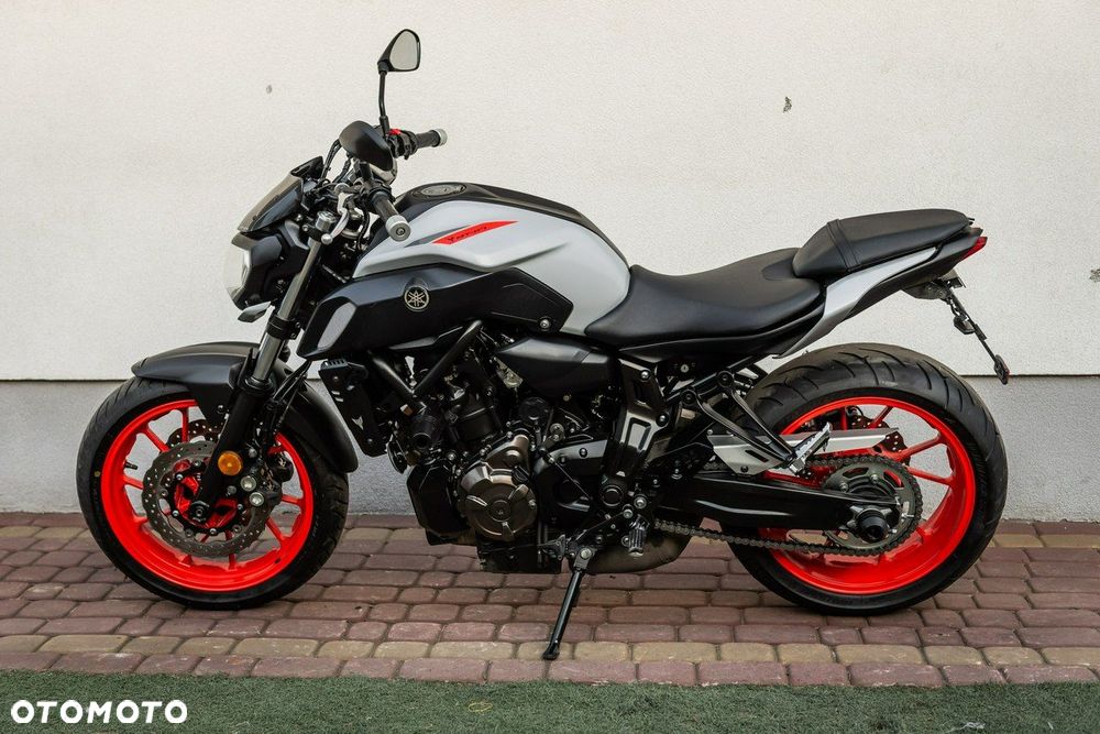 Yamaha MT - 6