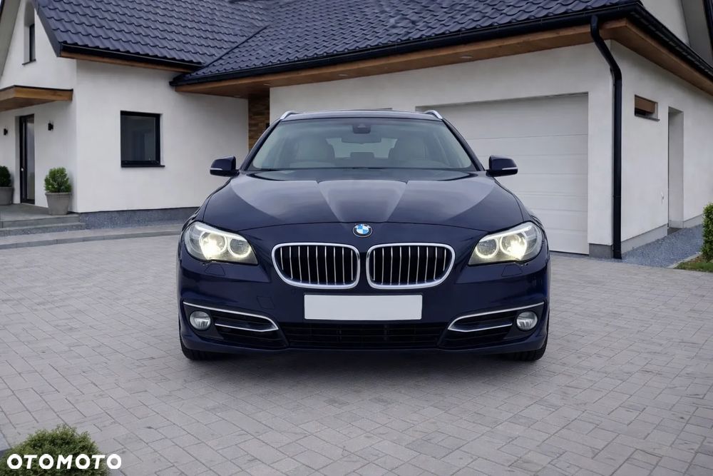 BMW Seria 5 525d Luxury Line - 2