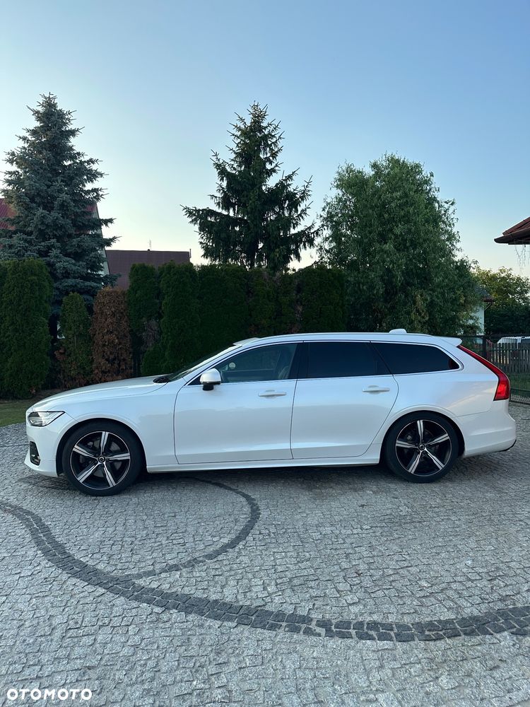 Volvo V90 D3 R-Design - 3