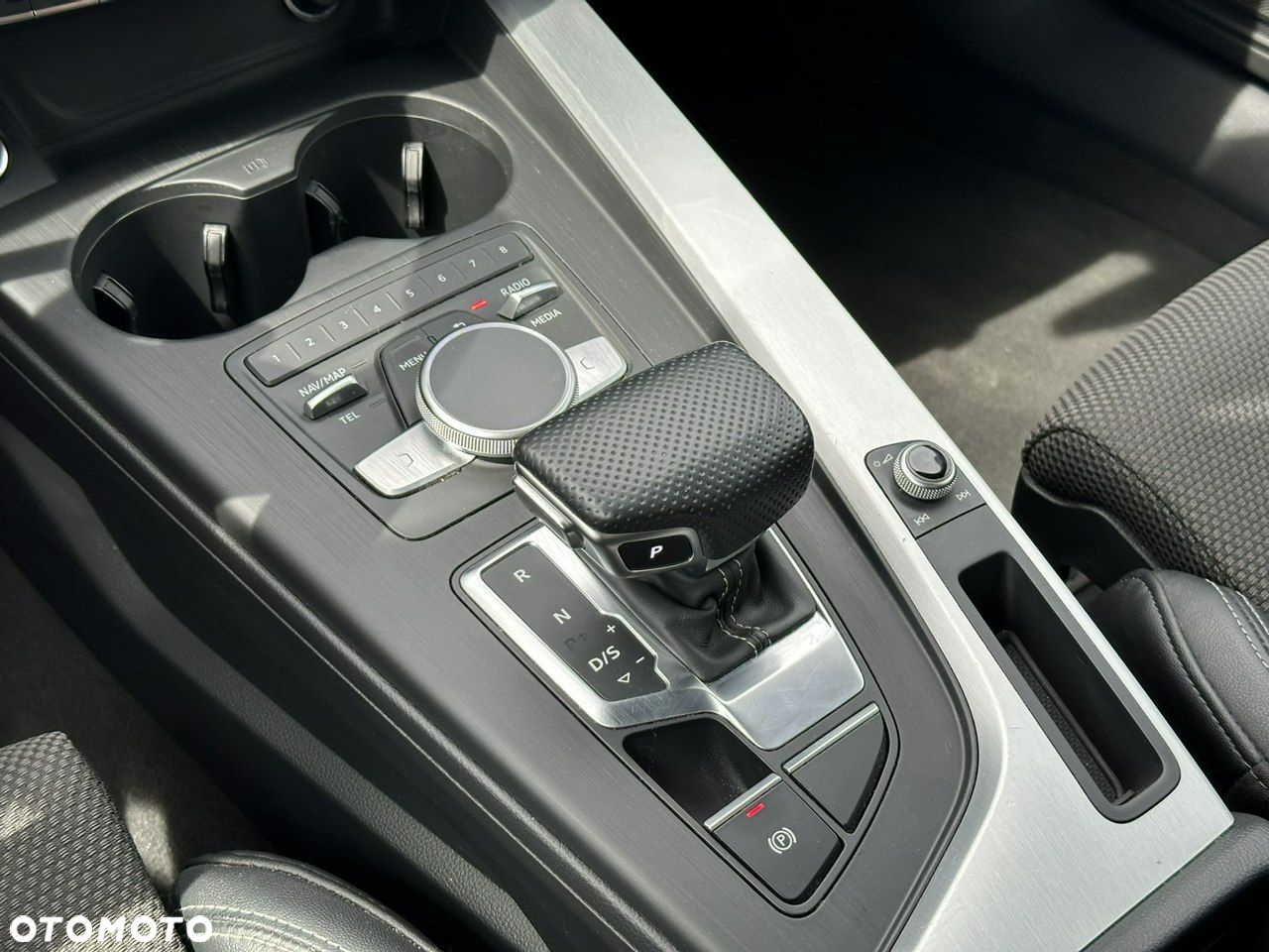Audi A4 Avant 40 TDI quattro S tronic S line - 17