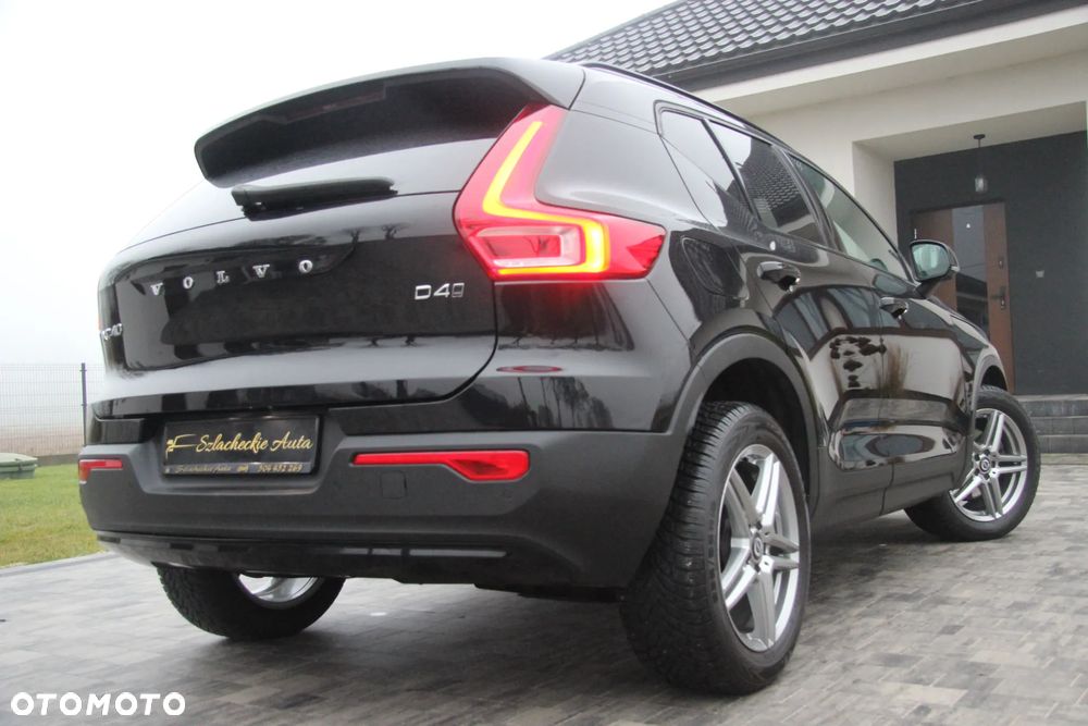 Volvo XC 40 D4 AWD Geartronic R-Design - 7