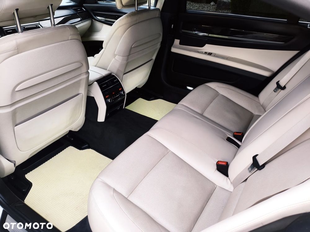 BMW Seria 7 740Li - 15