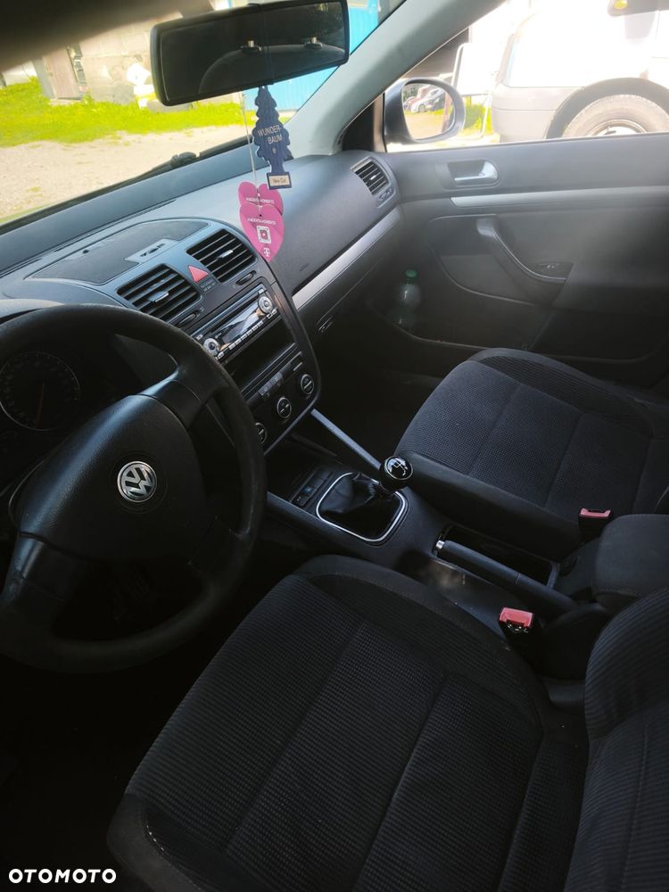 Volkswagen Jetta - 4
