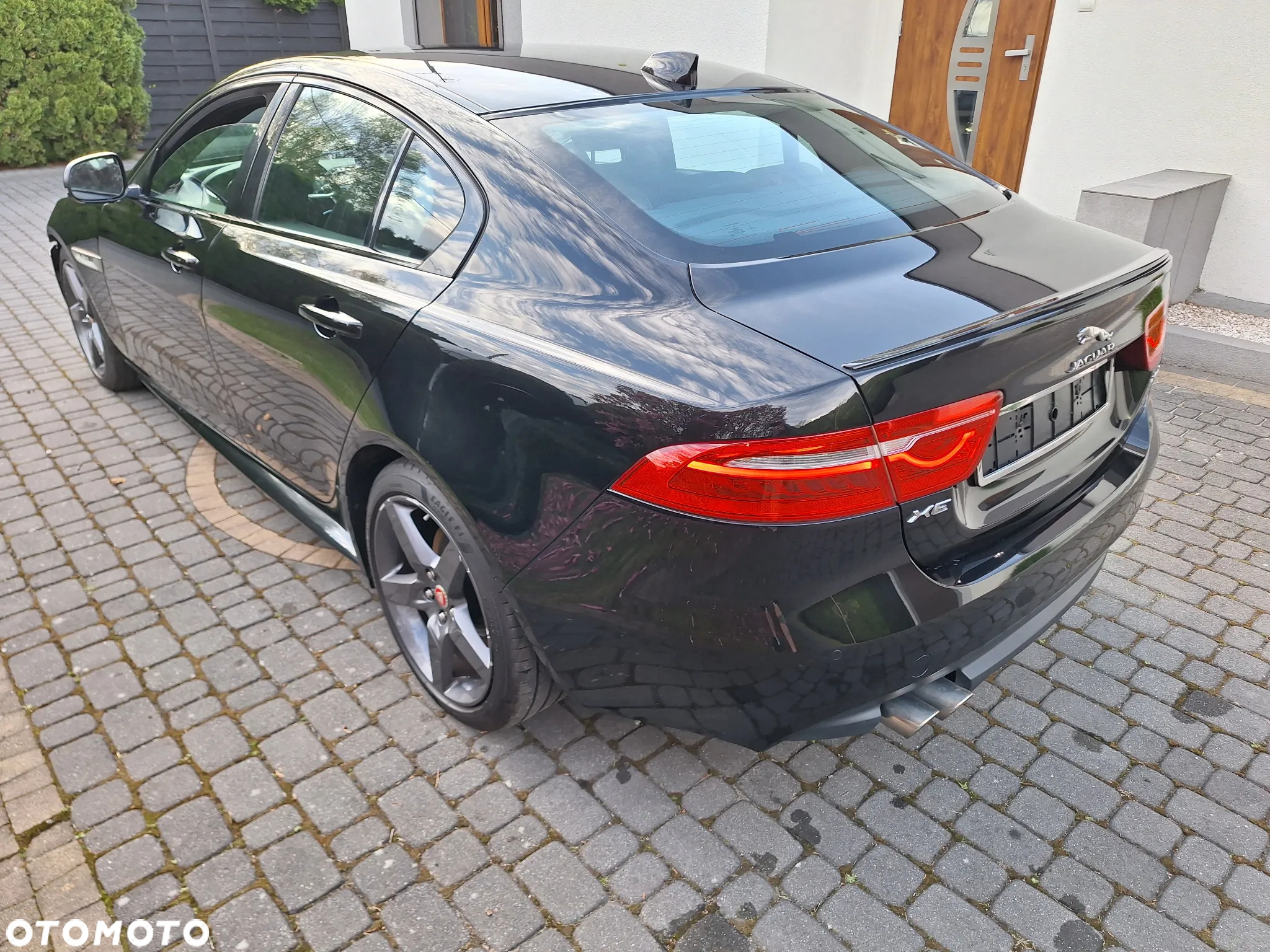 Jaguar XE 2.0 D R-Sport - 5