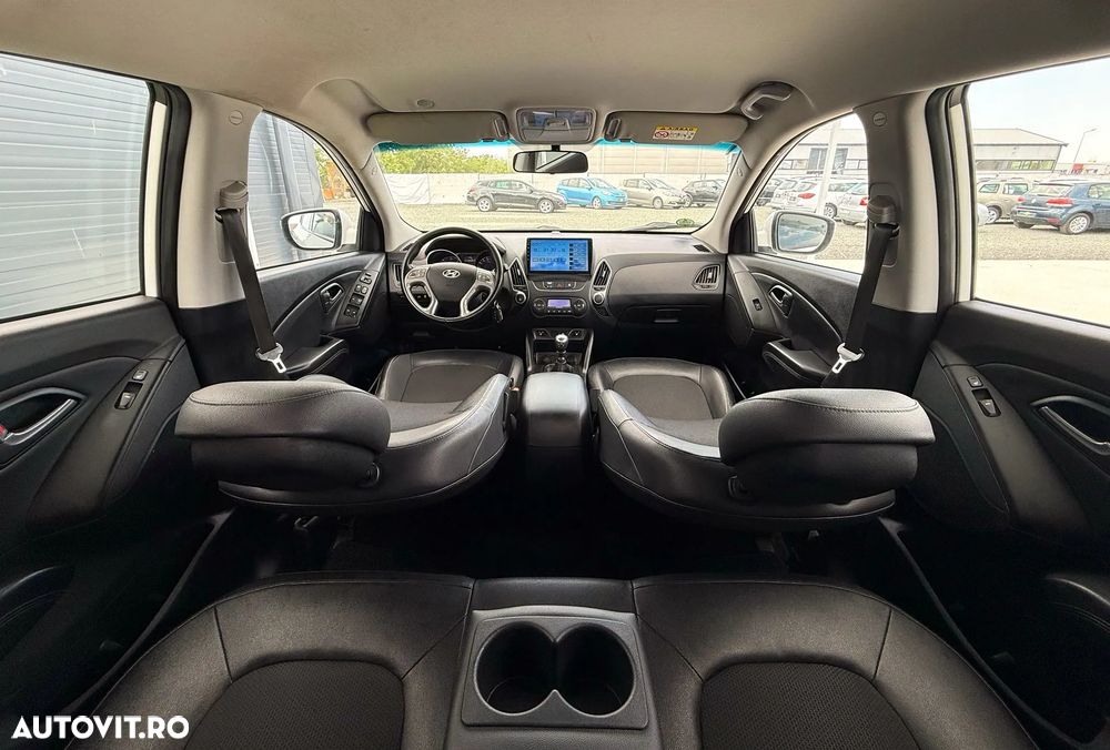 Hyundai ix35 1.7 CRDI 2WD blue Finale Silver - 25