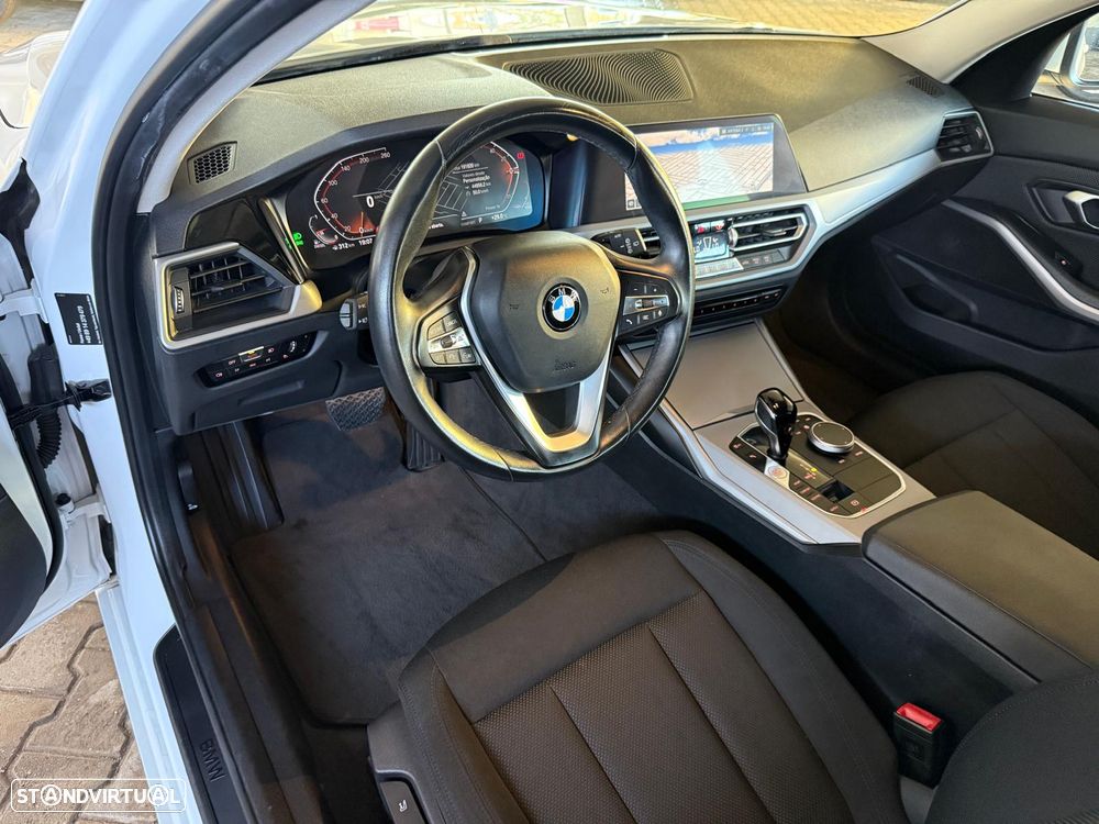 BMW 320 d Auto - 14
