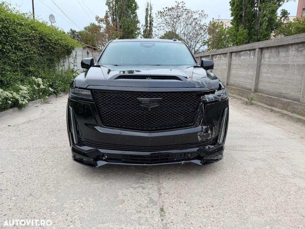 Cadillac Escalade - 2