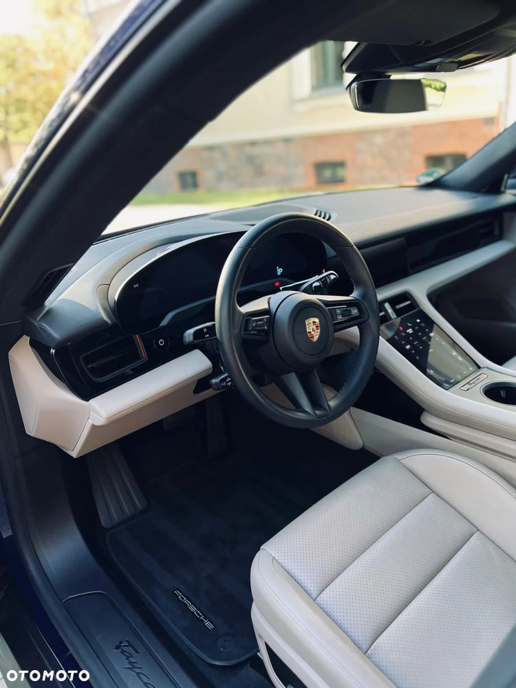 Porsche Taycan 89kWh - 26