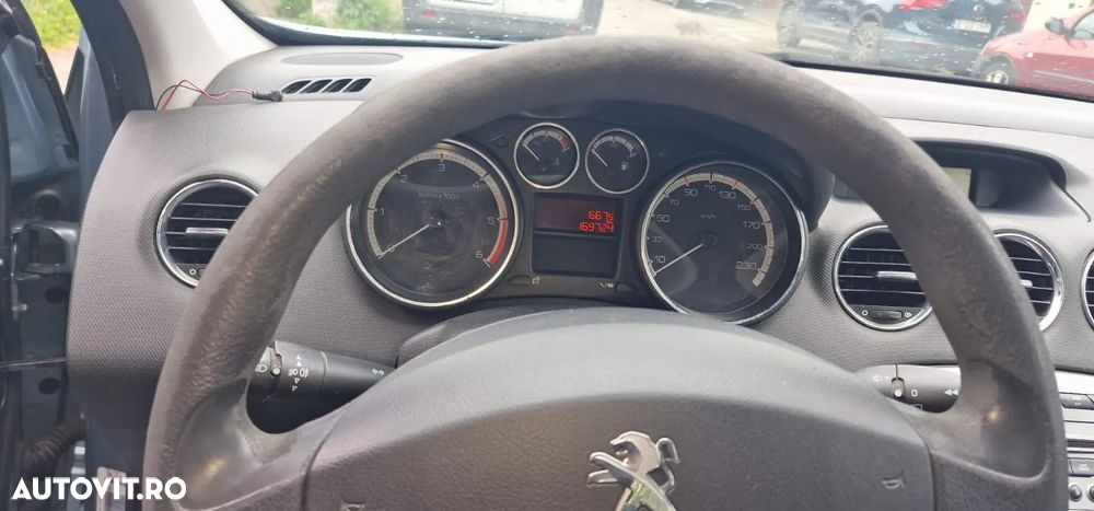 Peugeot 308 1.6HDi Confort Pack - 9