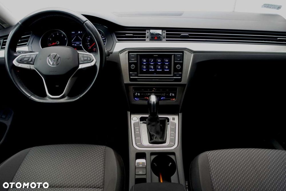 Volkswagen Passat - 10