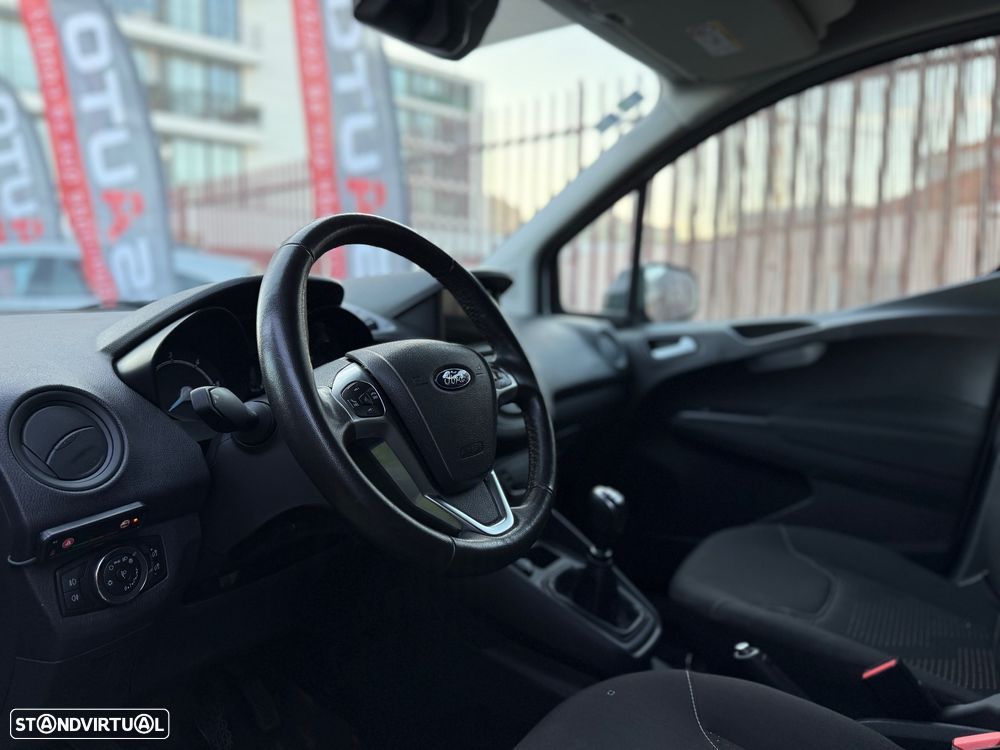 Ford Transit Courier - 14