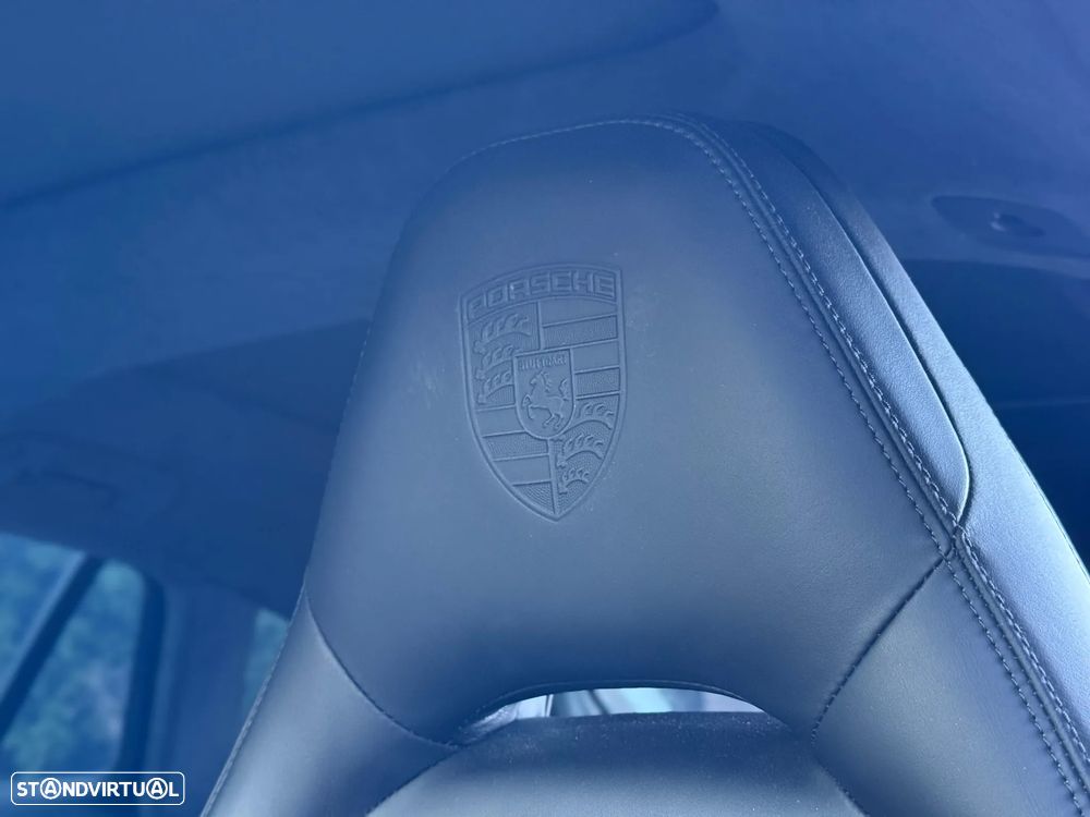 Porsche Panamera Sport Turismo 4 E-Hybrid - 12