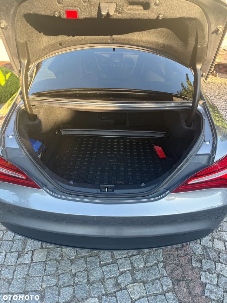 Mercedes-Benz CLA 200 7G-DCT - 11