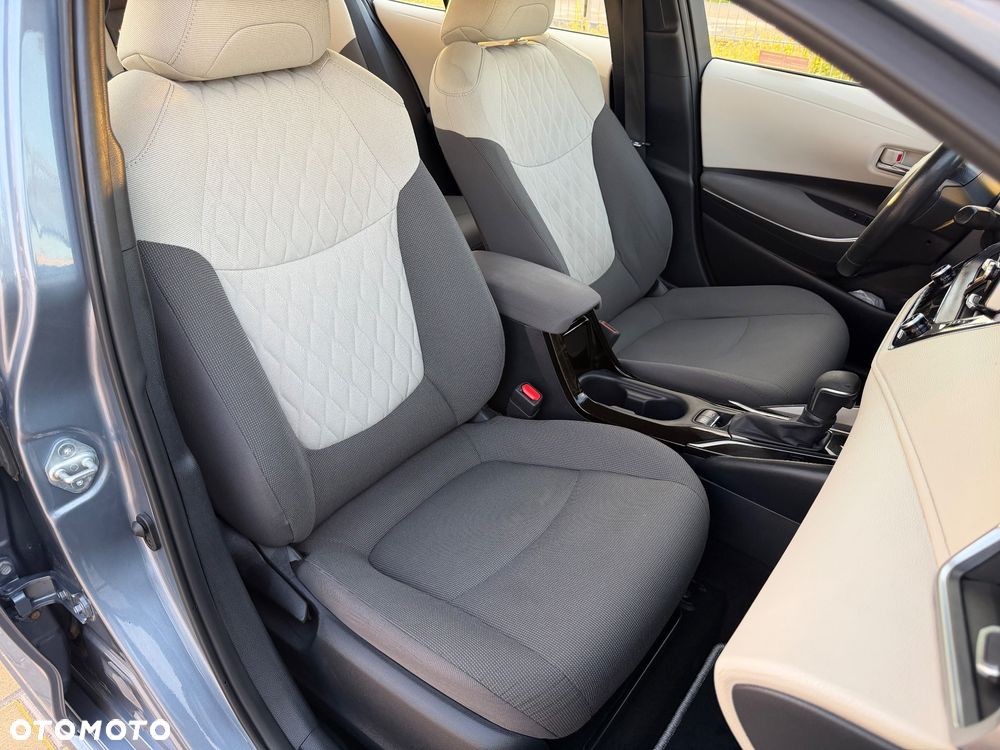 Toyota Corolla 1.8 Hybrid Comfort - 24