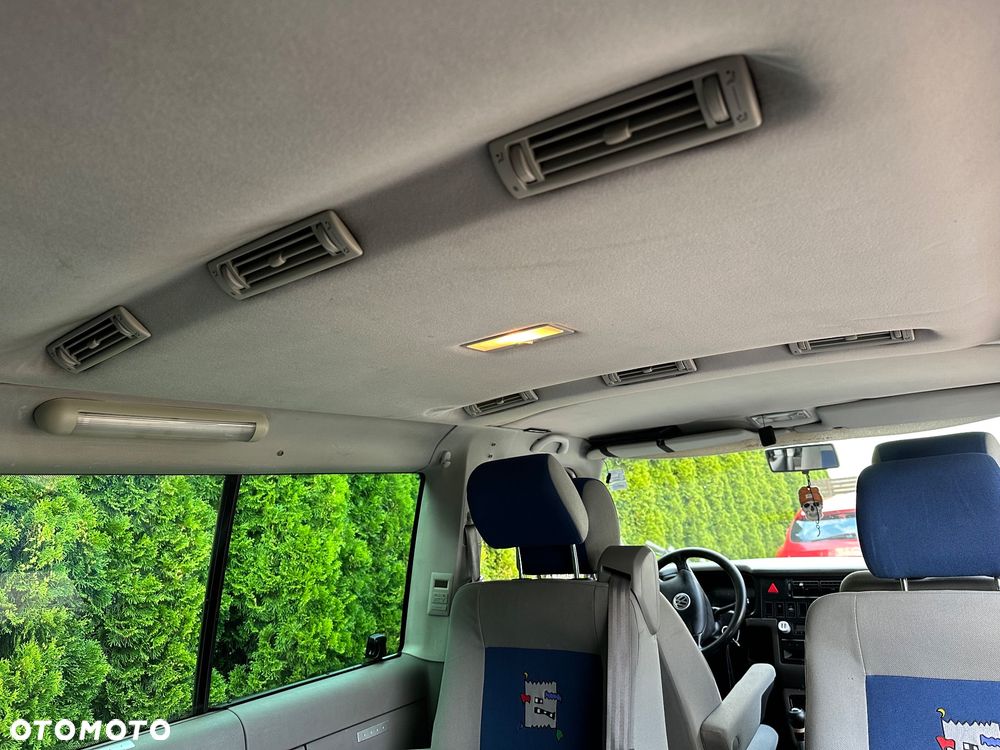 Volkswagen Multivan - 12