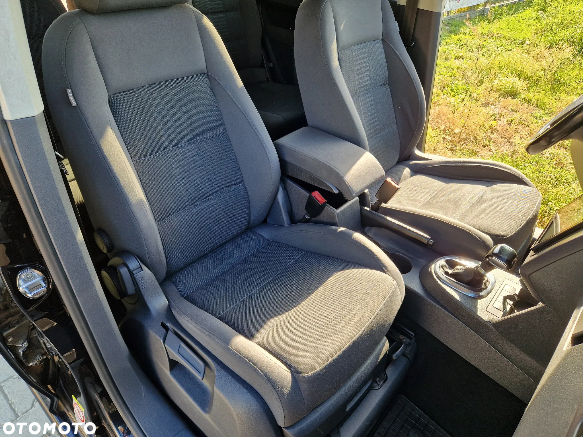 Volkswagen Touran 2.0 TDI DPF Highline DSG - 25
