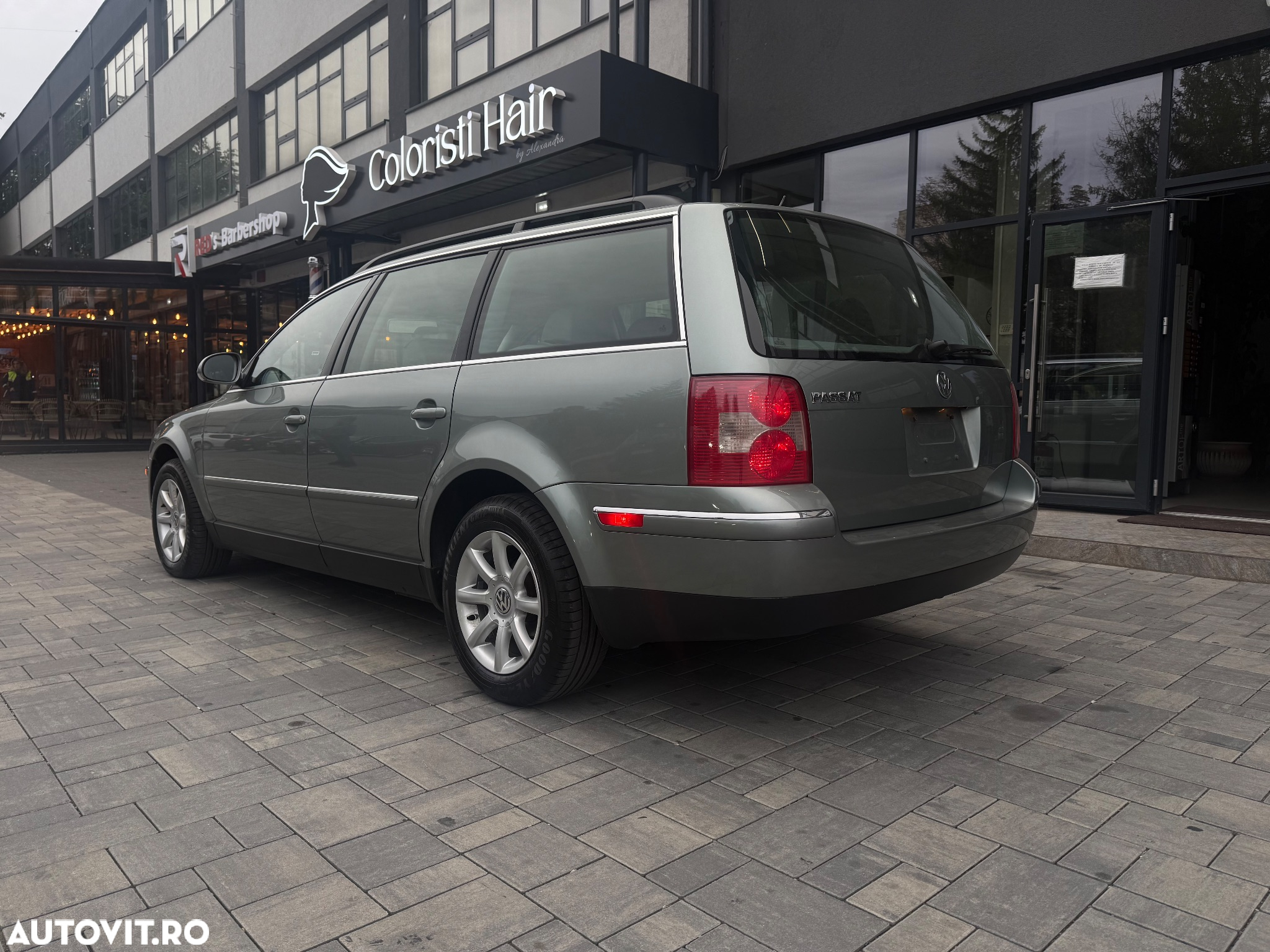 Volkswagen Passat - 8